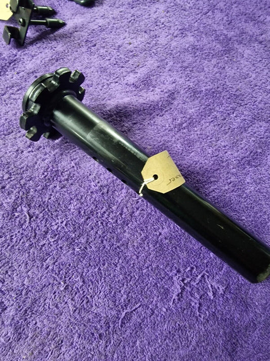 Kymco Maxer Main Seat Post Stem ST70